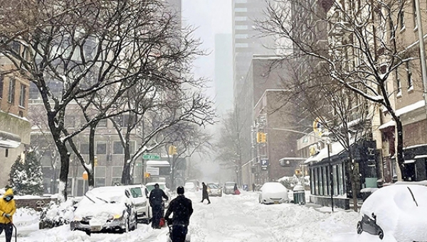 Рекордный снегопад обрушился на восточное побережье США